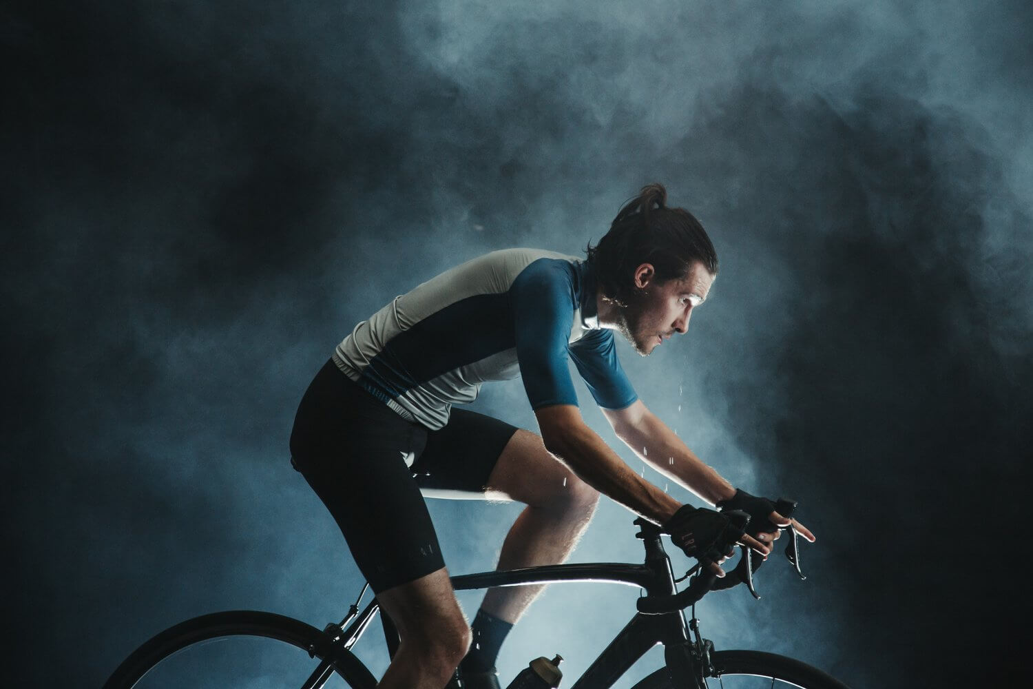 Indoor Cycling Training Guide 2025: Equipment, Apps, and Workouts