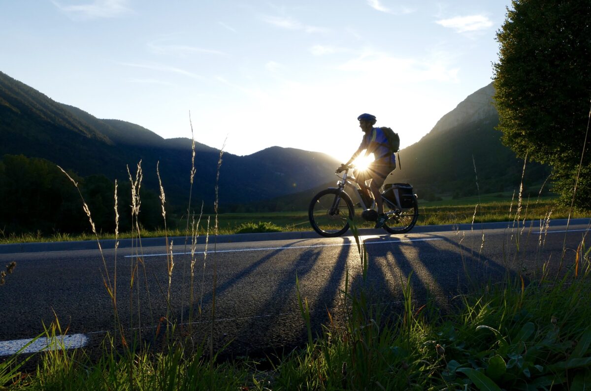 E-Biking in Different Weather Conditions: All-Season Riding Guide Tamobykesport